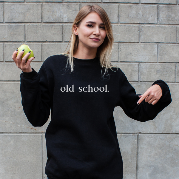 Old School Vintage Sweatshirt: Throwback Retro Crewneck for Women